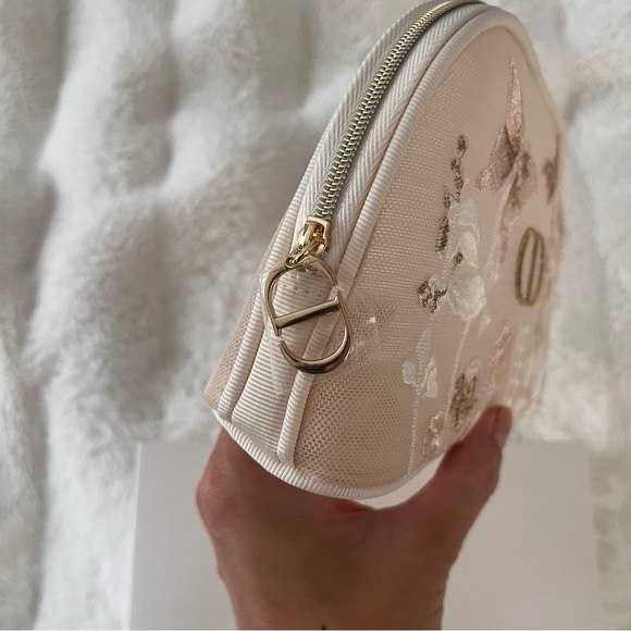 DIOR Beauty Exclusive Butterfly Mesh Pouch Limited Edition - Picture 2 of 5